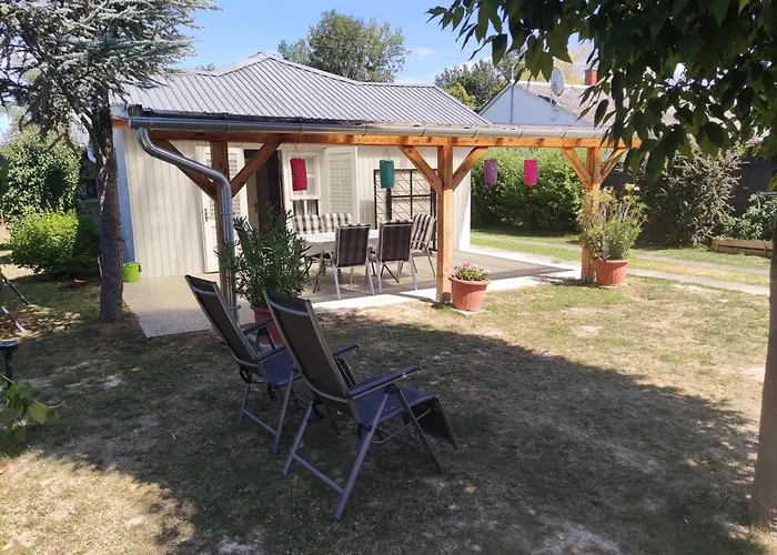 Case de vacanță Avas